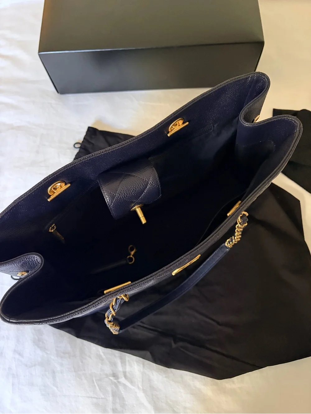 CHANEL Caviar Quilted Large CC Shopping Tote Navy
